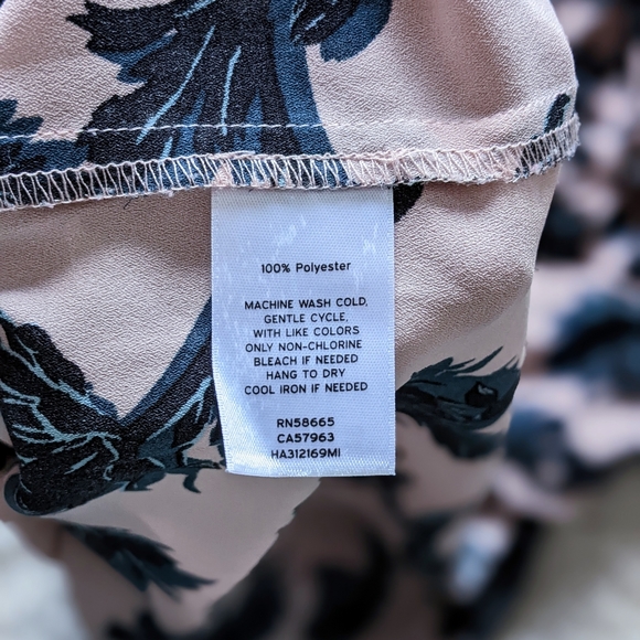 Halogen Sleeveless Blue Rose Tie-Neck Blouse - Picture 6 of 8